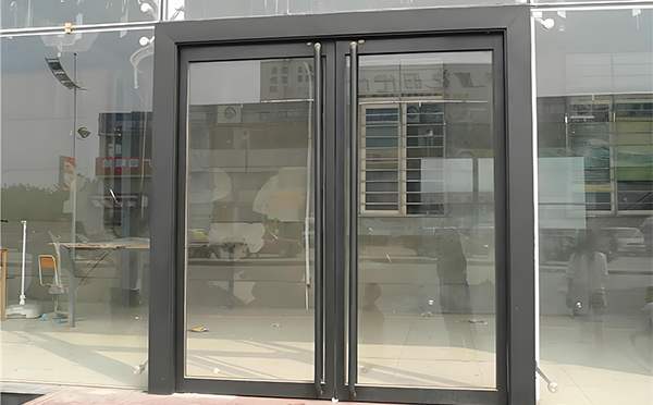 疏勒玻璃地弹门