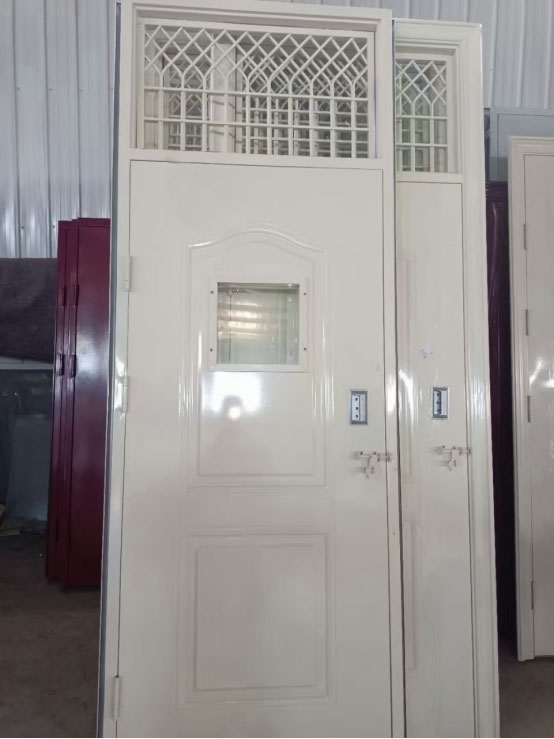 疏勒学校教室门