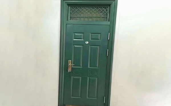 疏勒学校教室门