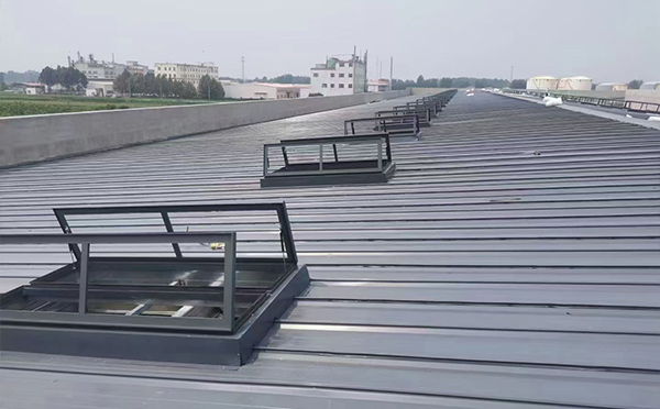 某中学室内体育馆疏勒排烟窗改造项目