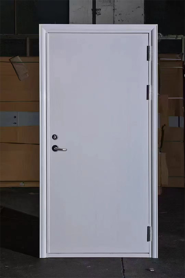 社区活动中心加装疏勒防火门保障居民安全