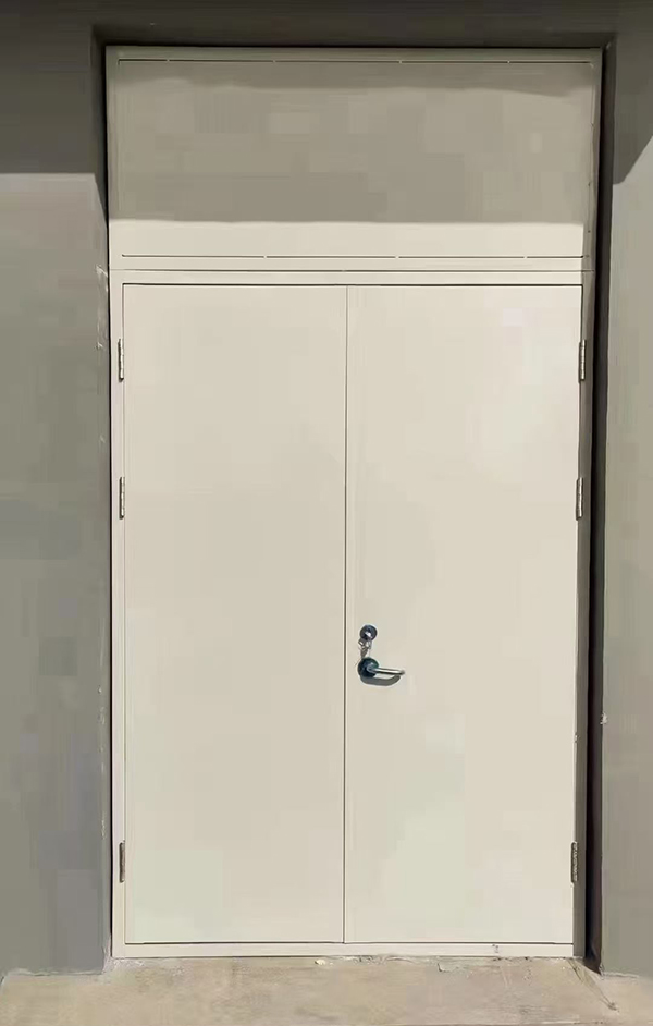 展览馆项目完成大跨度疏勒防火门安装